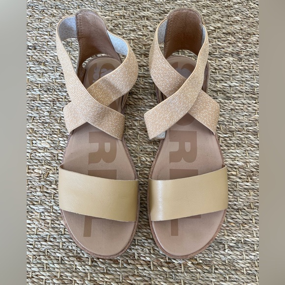 Sorel Women's Beige Cross-Strap Sandals, Size: 7 - Picture 2 of 9
